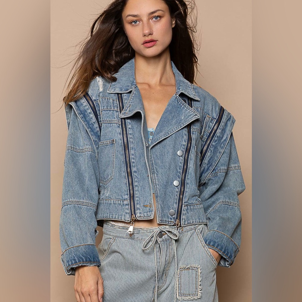 POL Cropped Denim Jacket with Functional Zipper Detail